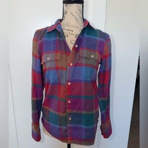 L.L.Bean Signature Button Down Plaid Flannel size small in great condition